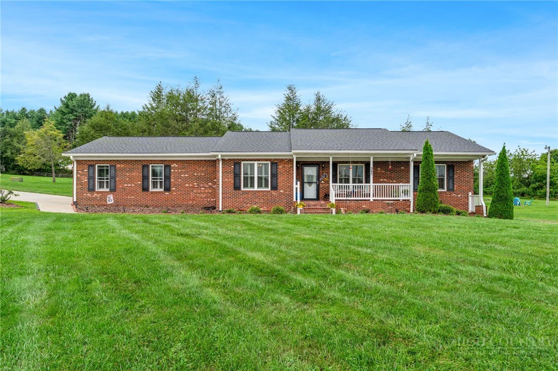 Image number 1 for the current listing