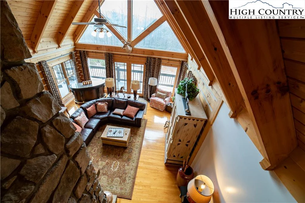 Image number 11 for the current listing