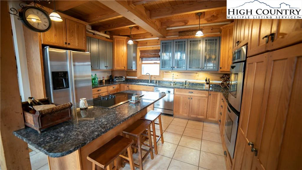 Image number 7 for the current listing