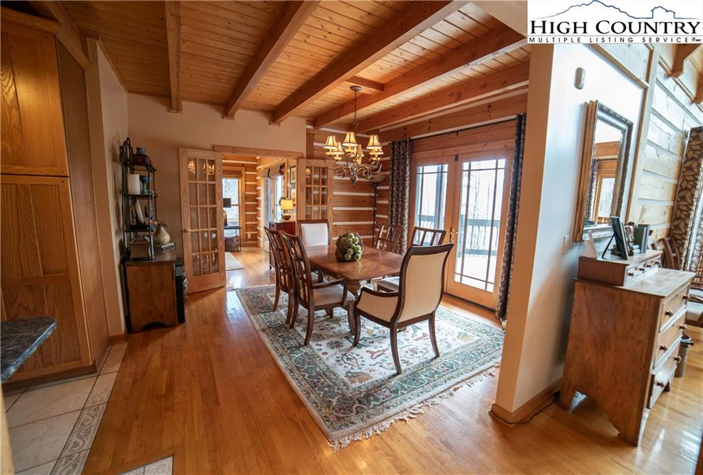 Image number 8 for the current listing