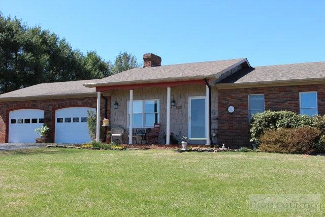 Image number 1 for the current listing