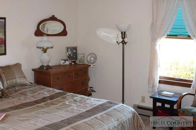 Image number 7 for the current listing