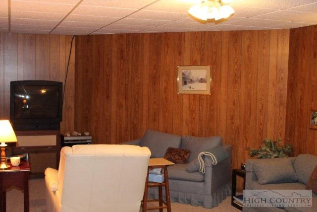 Image number 4 for the current listing
