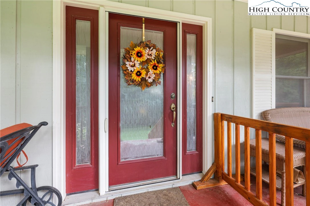 Image number 19 for the current listing