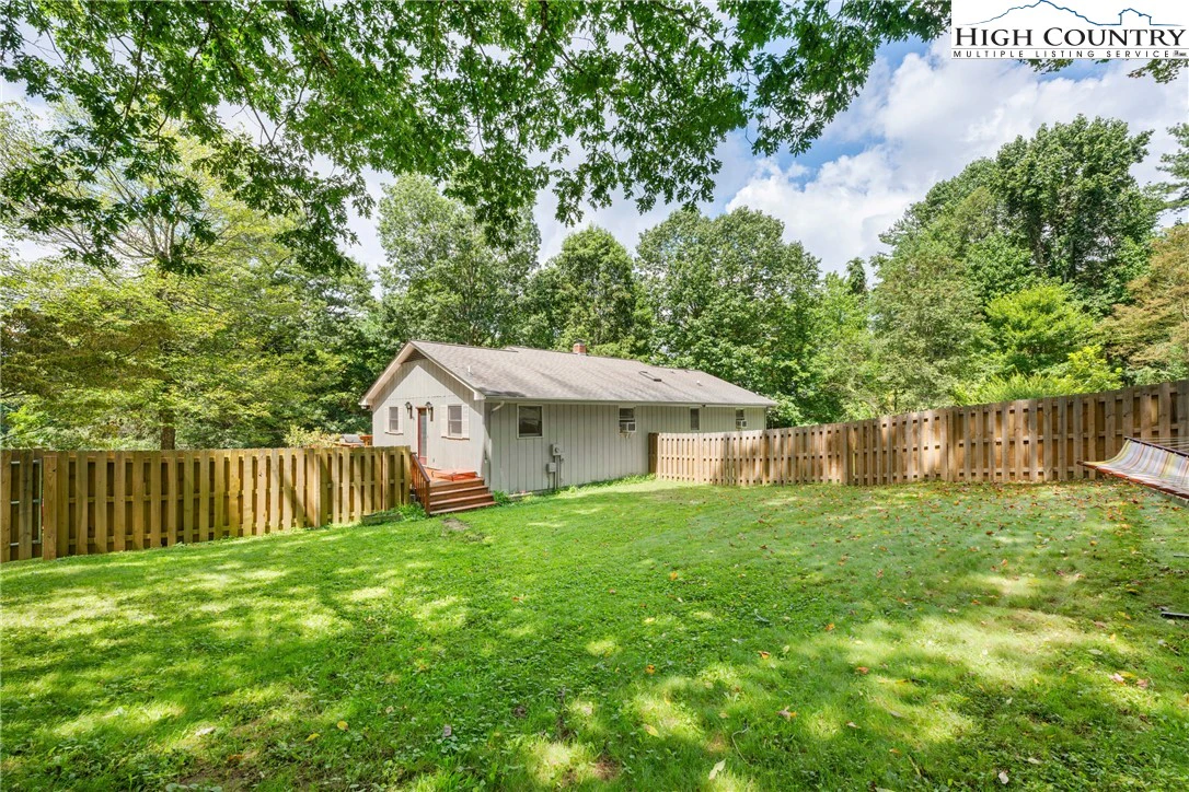 Image number 9 for the current listing