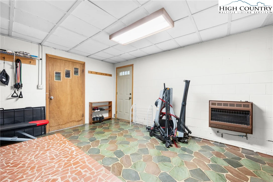 Image number 1 for the current listing