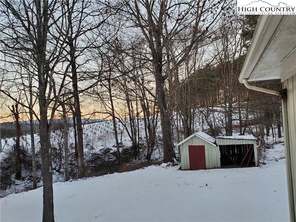 Image number 5 for the current listing