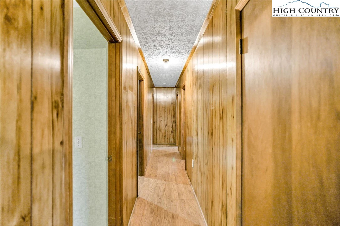 Image number 5 for the current listing