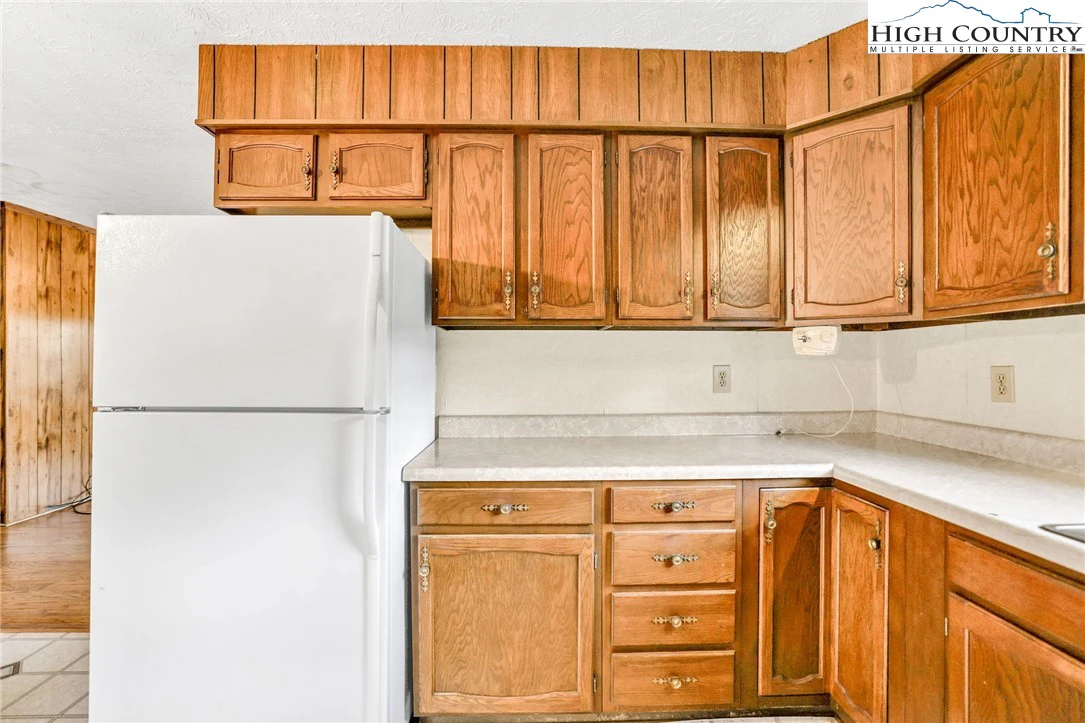 Image number 4 for the current listing