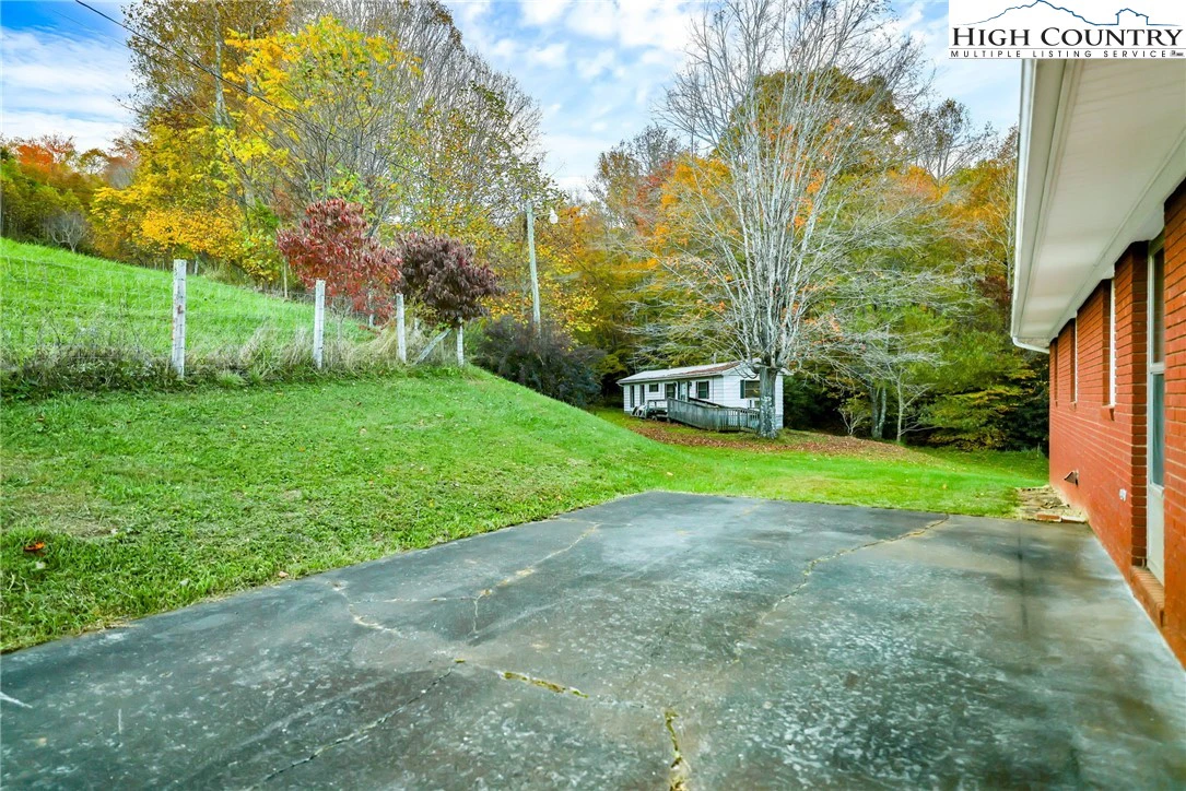 Image number 21 for the current listing