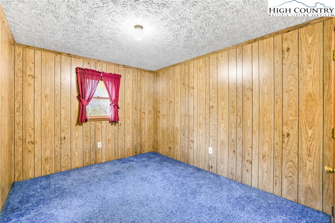 Image number 9 for the current listing
