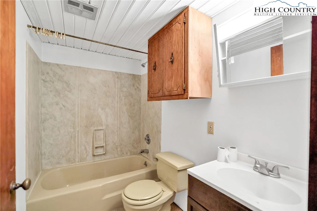 Image number 2 for the current listing