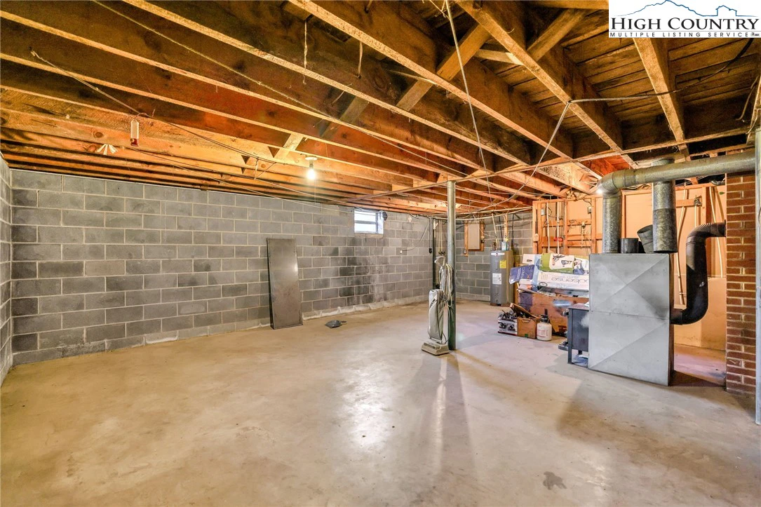 Image number 13 for the current listing