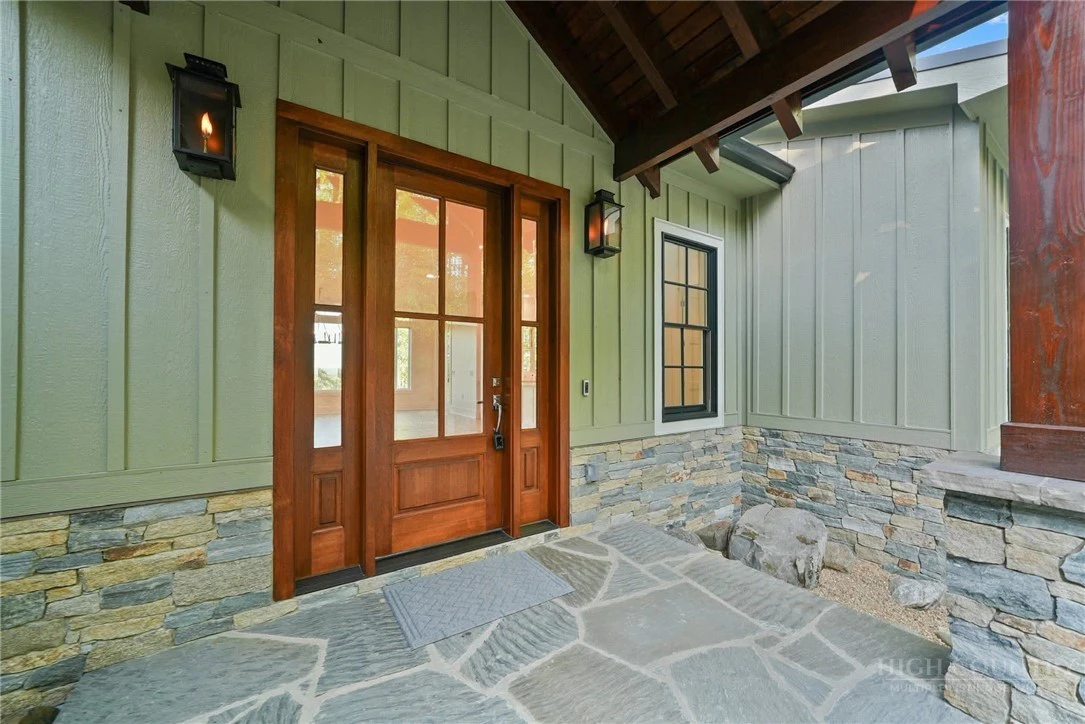 Image number 5 for the current listing