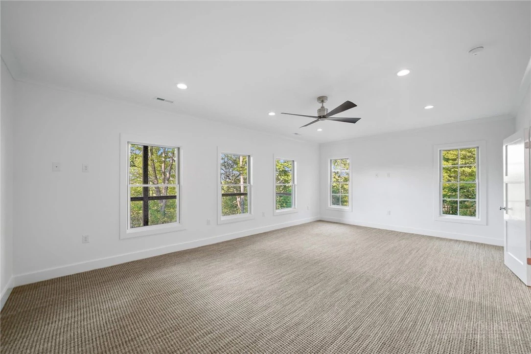 Image number 12 for the current listing