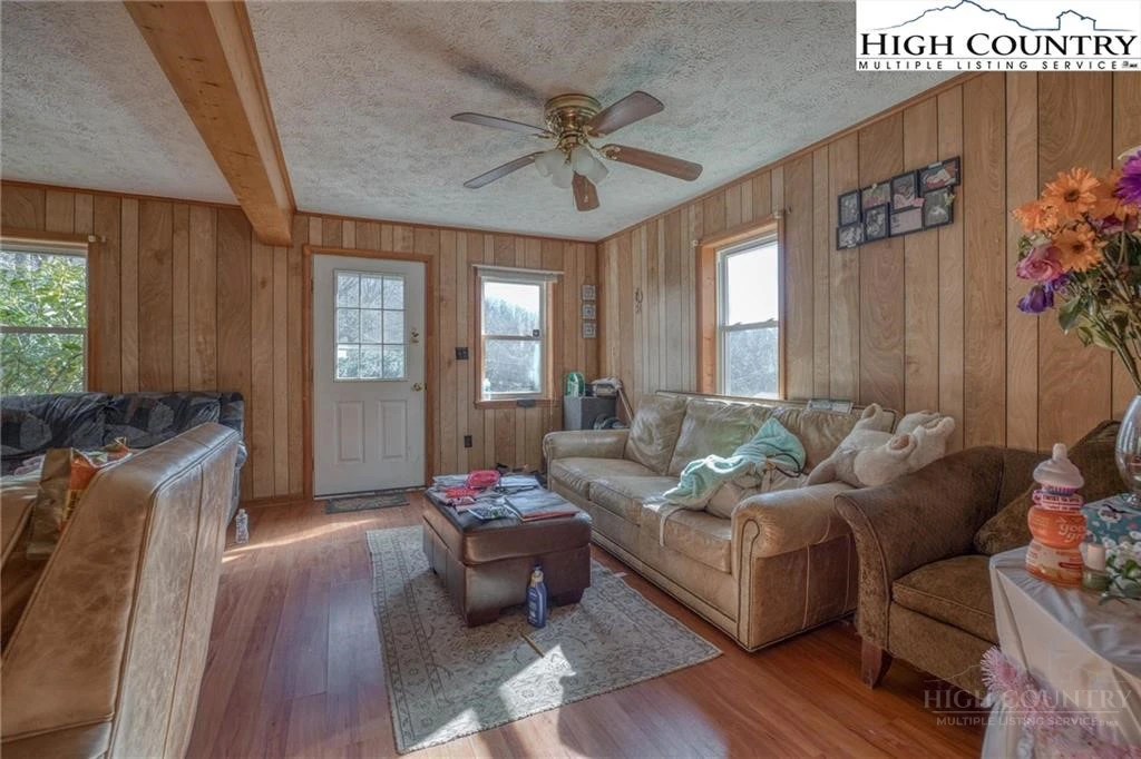 Image number 2 for the current listing