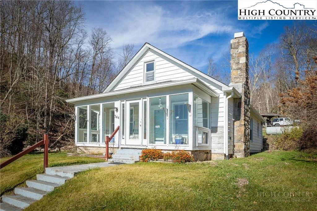 Image number 1 for the current listing