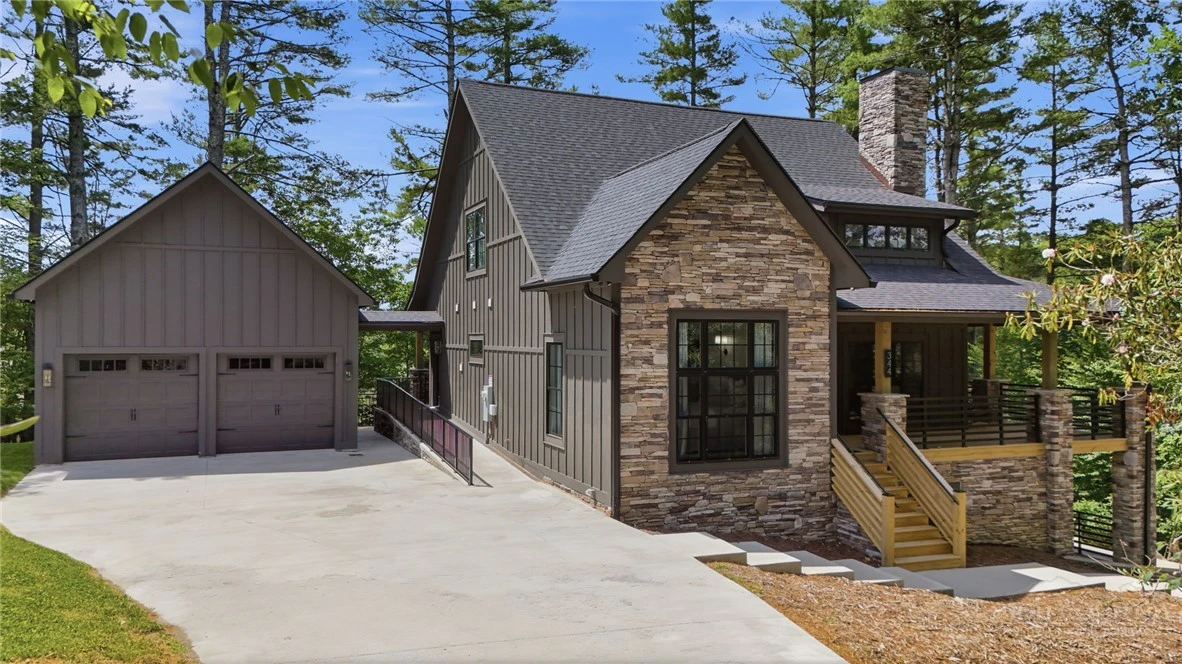 Image number 2 for the current listing