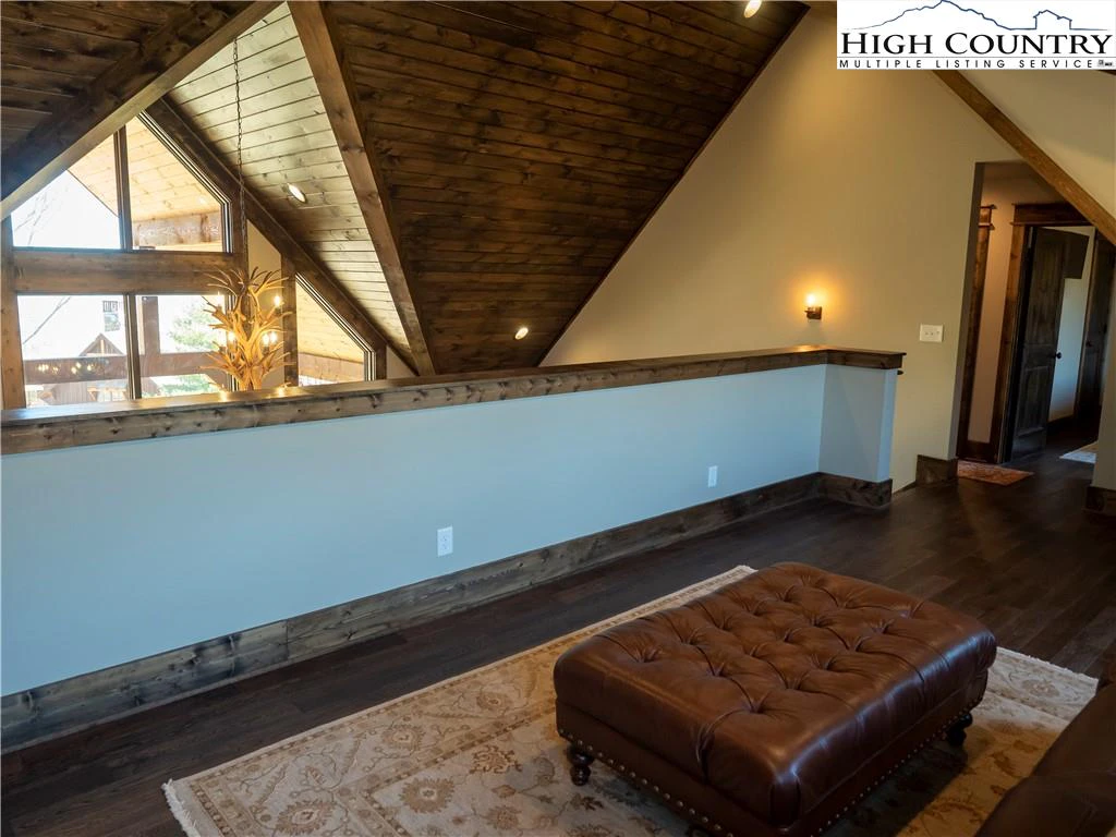 Image number 5 for the current listing