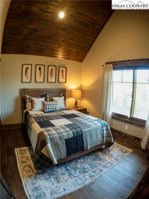 Image number 8 for the current listing