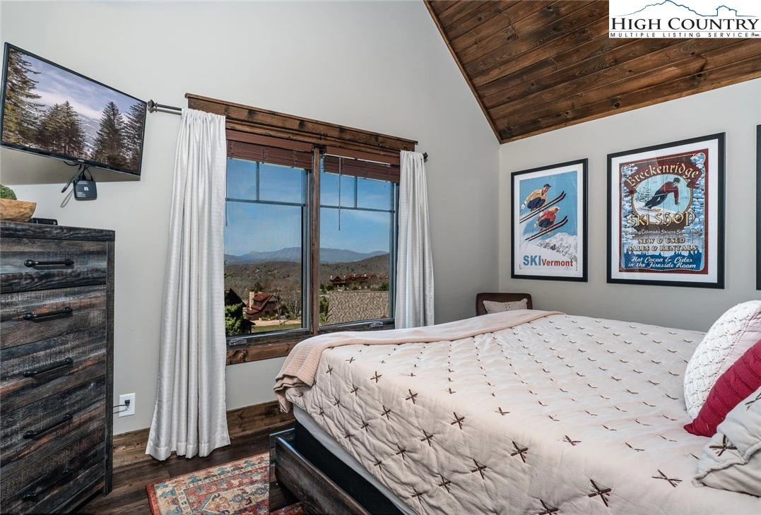 Image number 5 for the current listing
