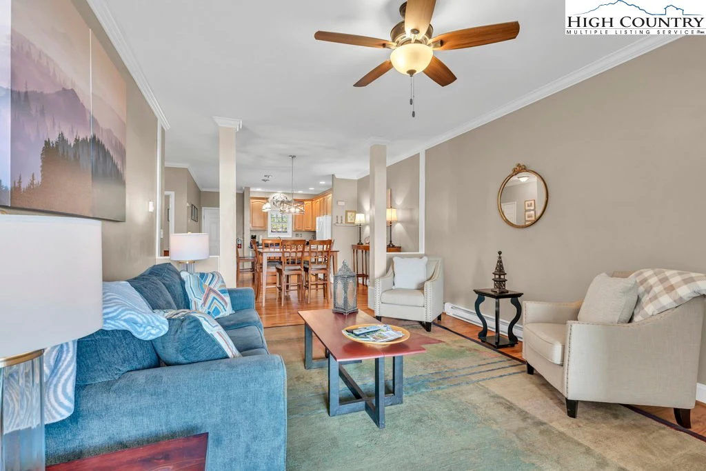 Image number 7 for the current listing
