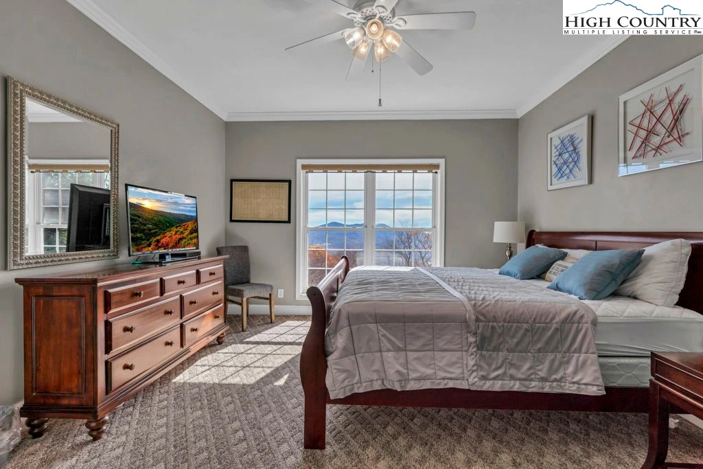 Image number 2 for the current listing