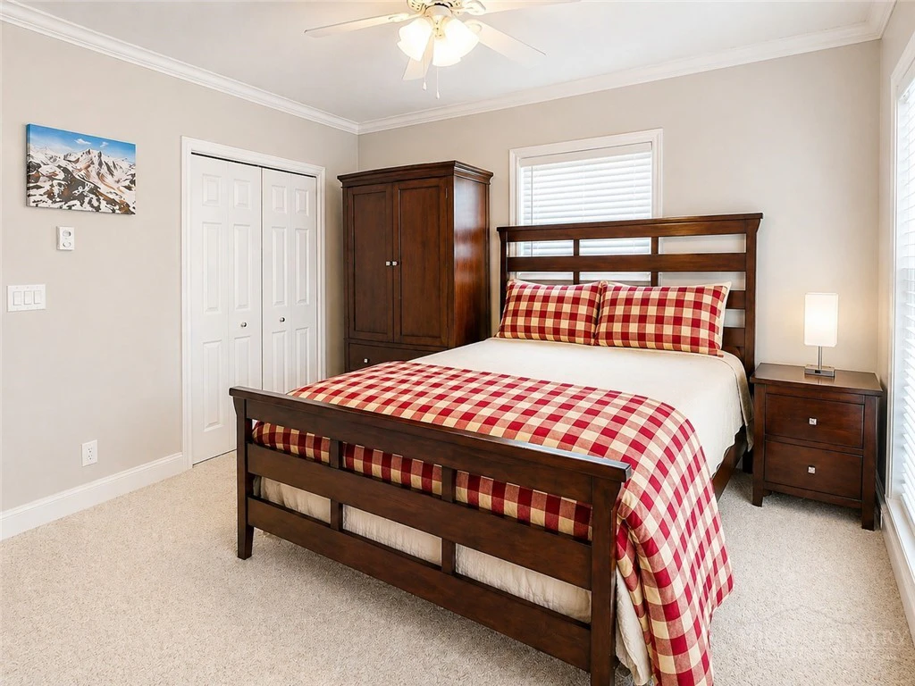 Image number 2 for the current listing