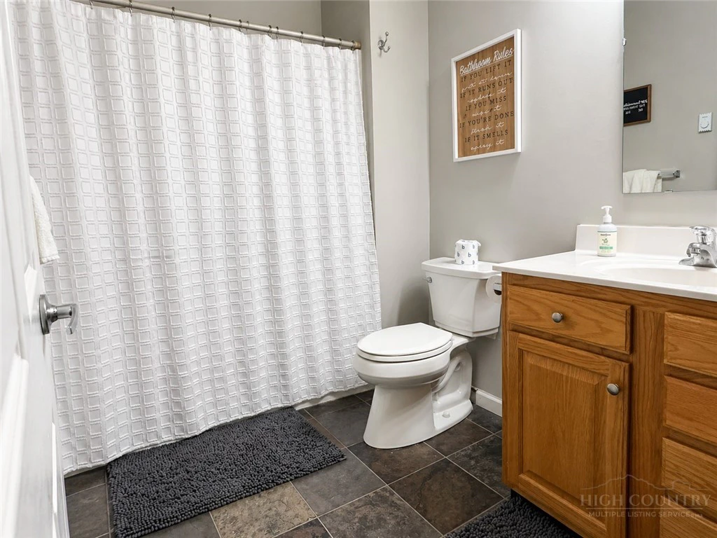Image number 9 for the current listing