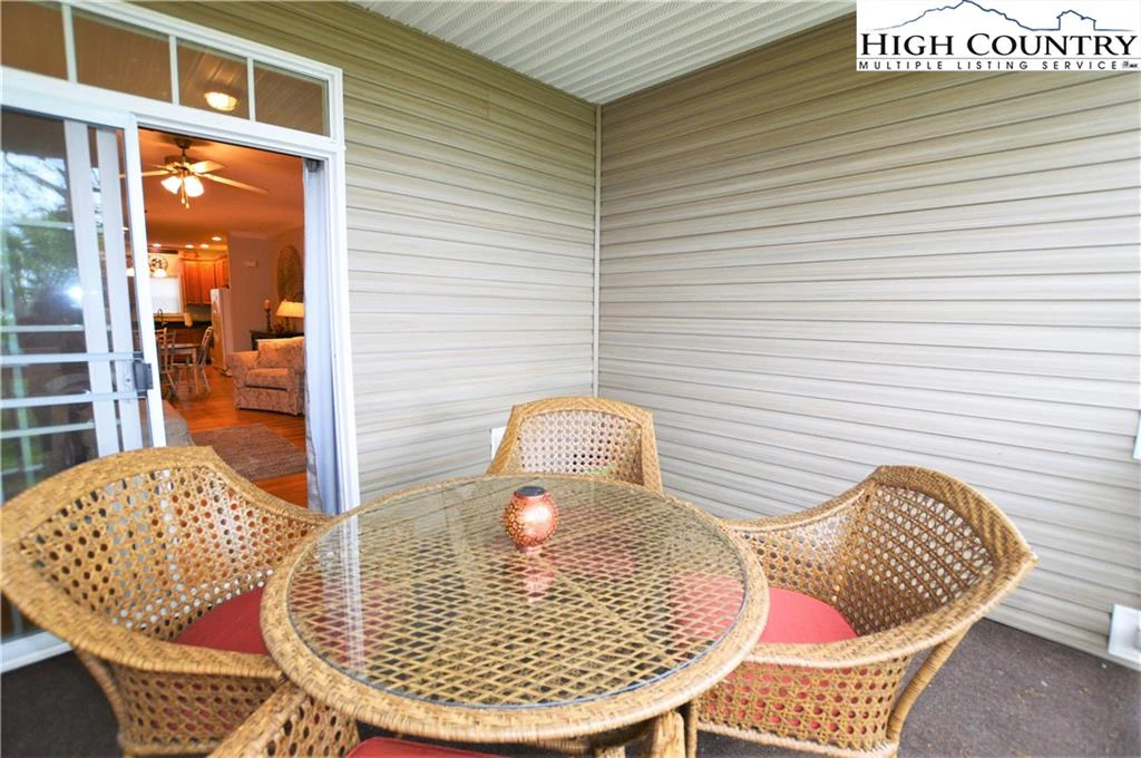 Image number 5 for the current listing