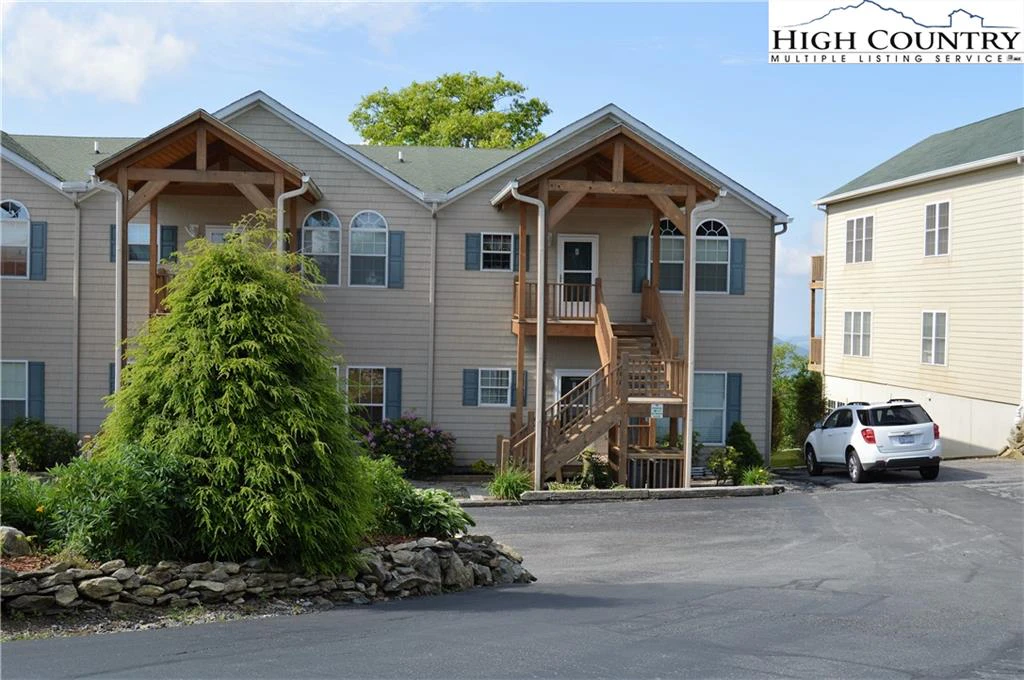 Image number 15 for the current listing