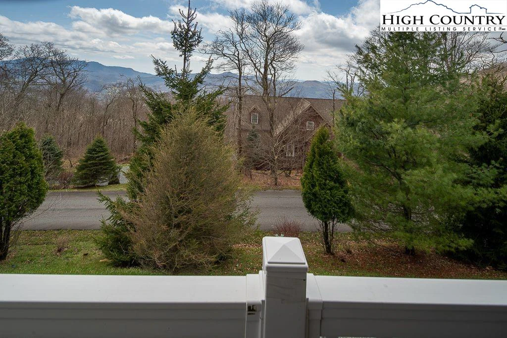 Image number 6 for the current listing