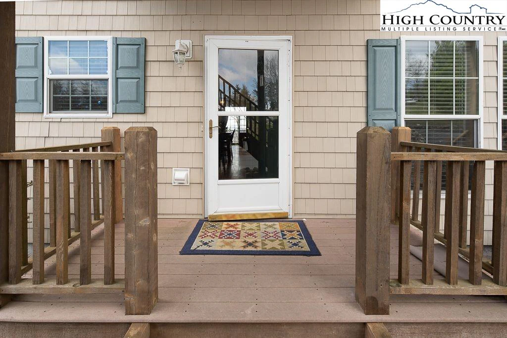 Image number 4 for the current listing