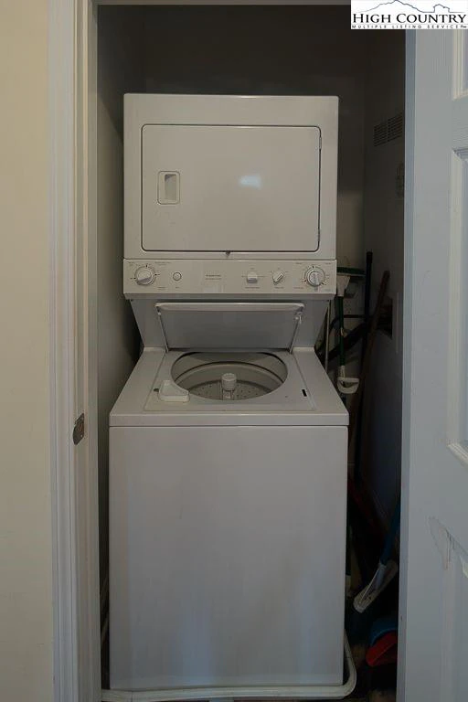 Image number 3 for the current listing