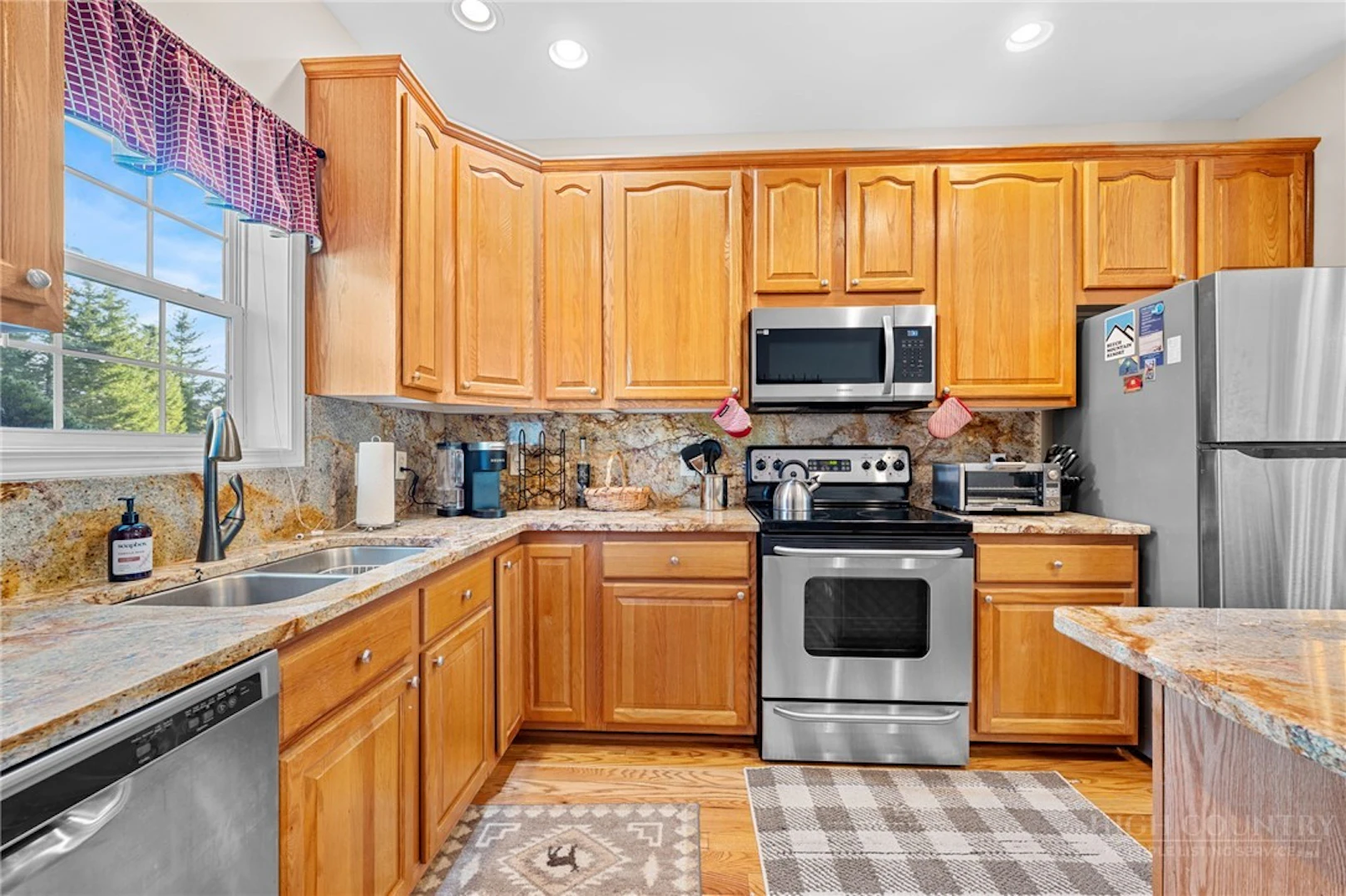 Image number 9 for the current listing