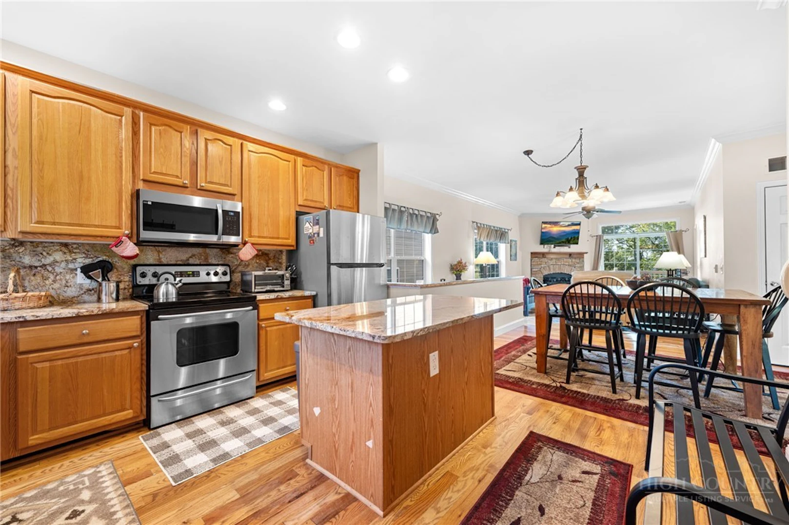 Image number 11 for the current listing