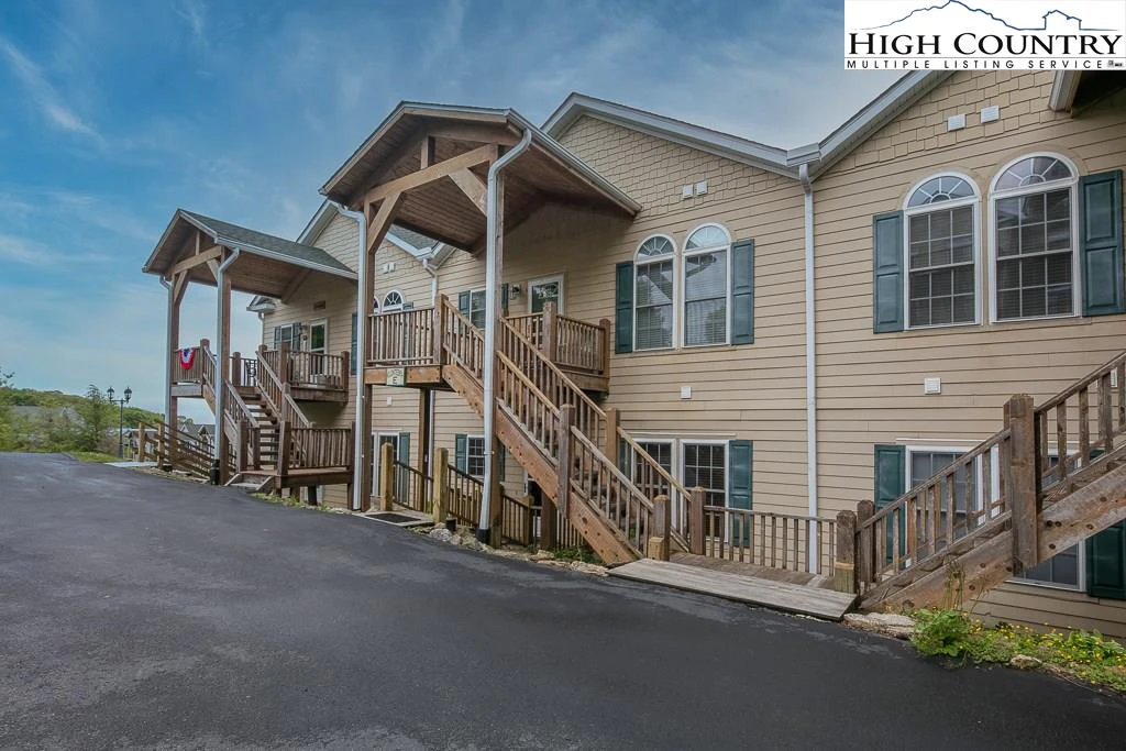 Image number 1 for the current listing