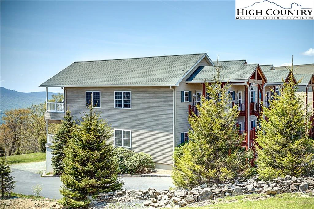 Image number 3 for the current listing