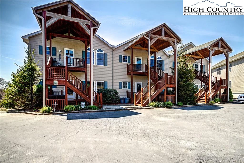 Image number 19 for the current listing