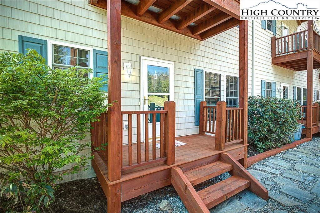 Image number 18 for the current listing