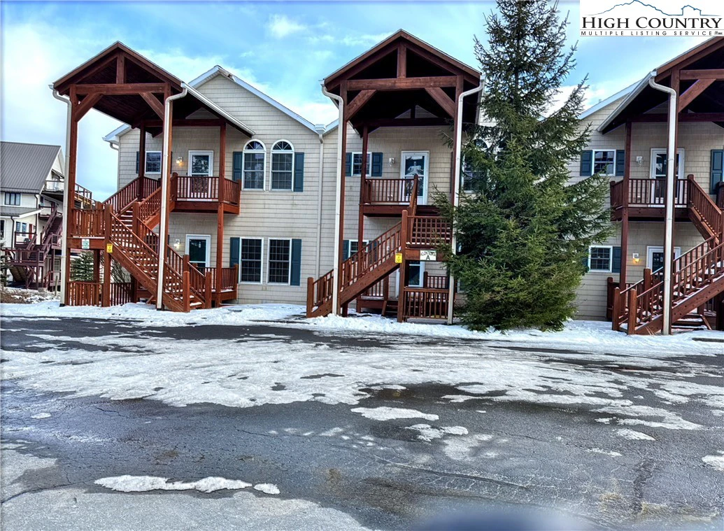 Image number 1 for the current listing