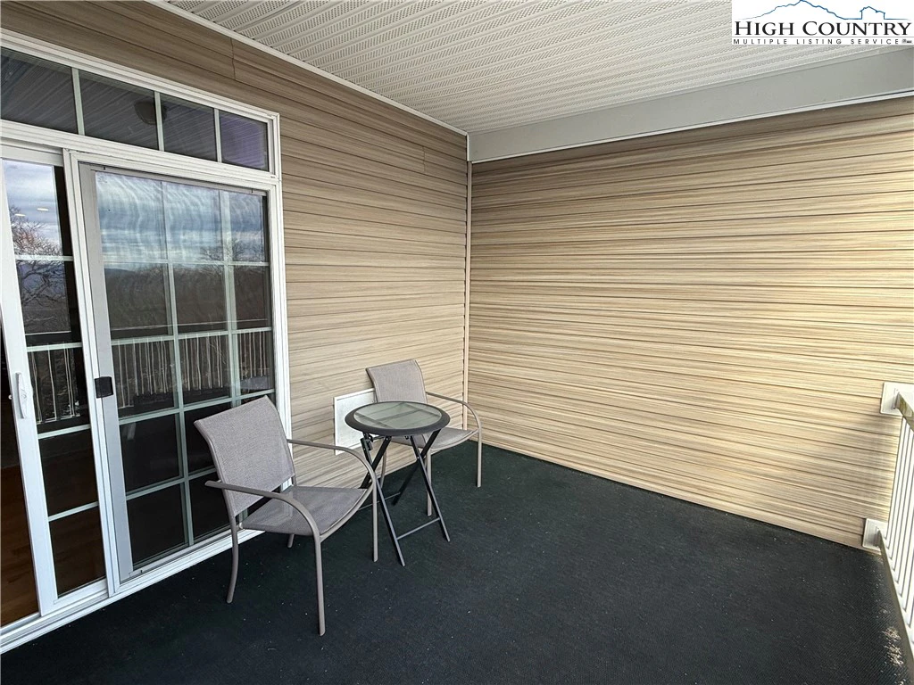 Image number 15 for the current listing
