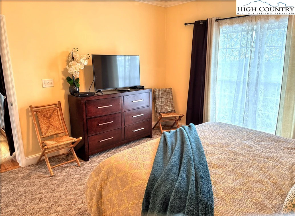 Image number 3 for the current listing