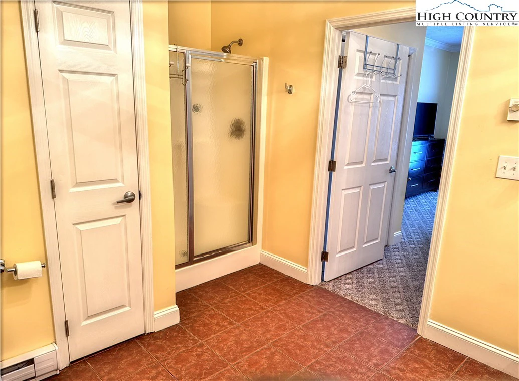 Image number 6 for the current listing