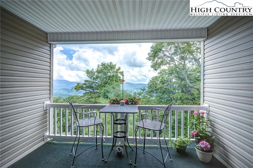 Image number 9 for the current listing
