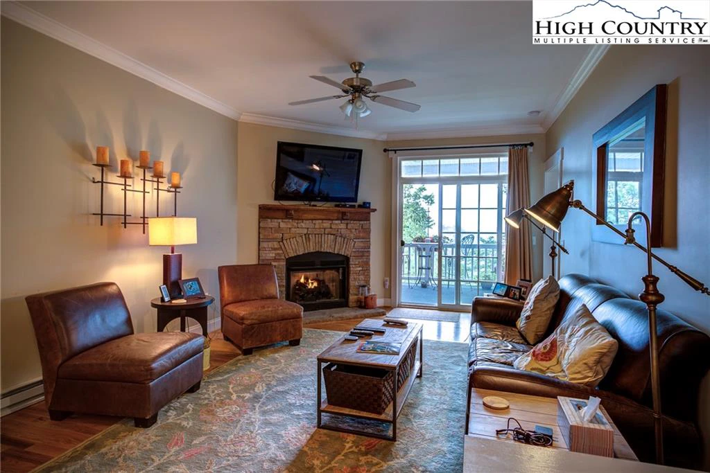 Image number 20 for the current listing