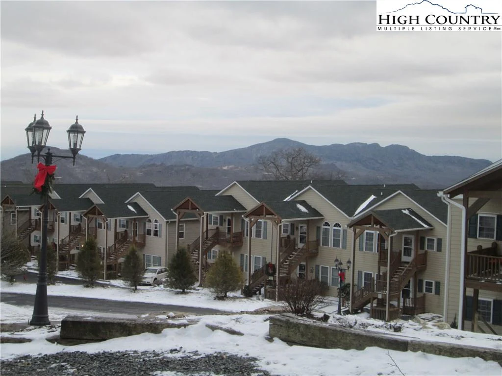 Image number 1 for the current listing