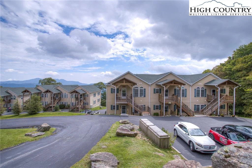 Image number 4 for the current listing