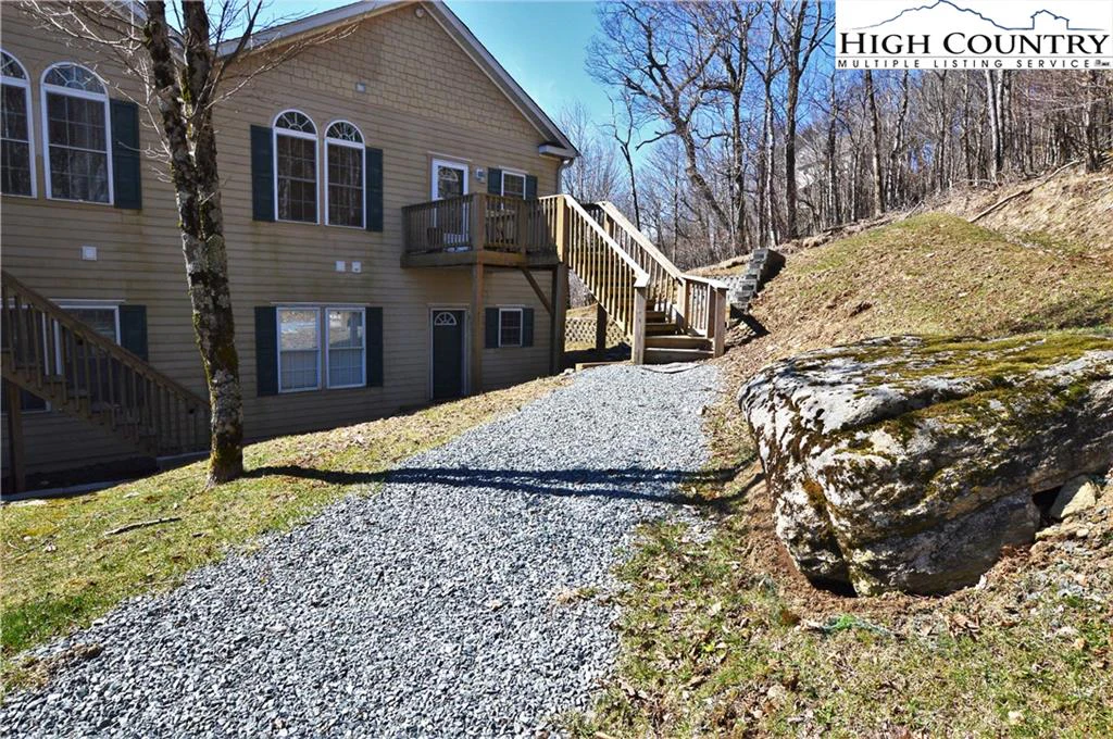 Image number 1 for the current listing