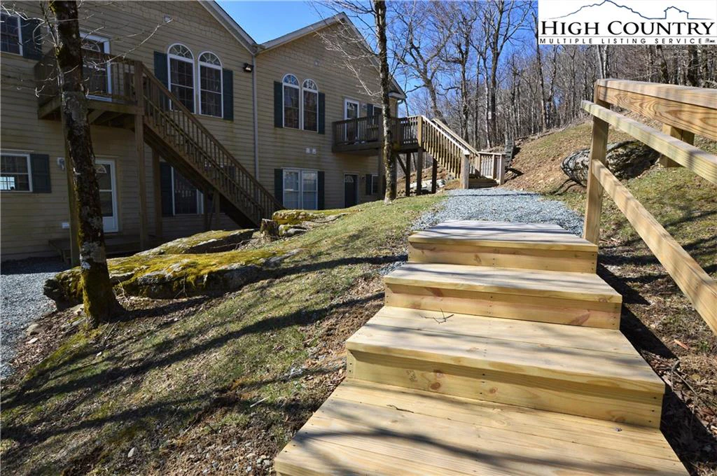 Image number 3 for the current listing